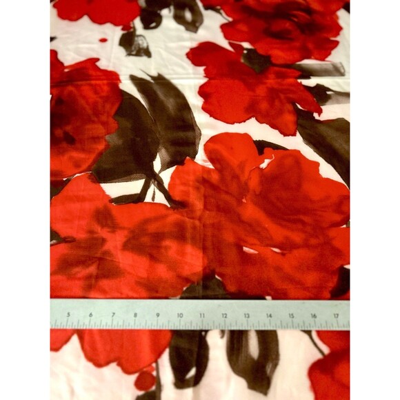 .86 yards_Large Rose Chiffon - Picture 3 of 6